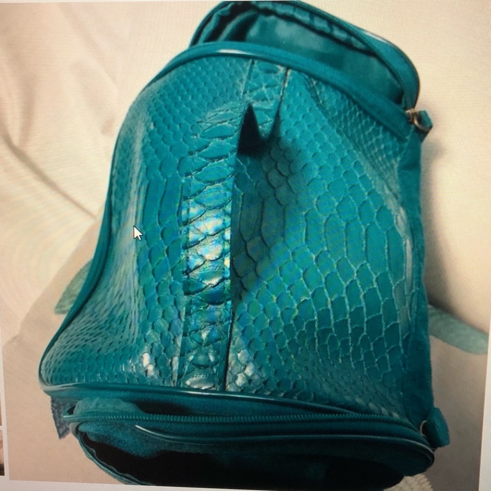 Avon NWT Dark Teal Faux Croc Cosmetic Travel Bag. - Picture 7 of 8